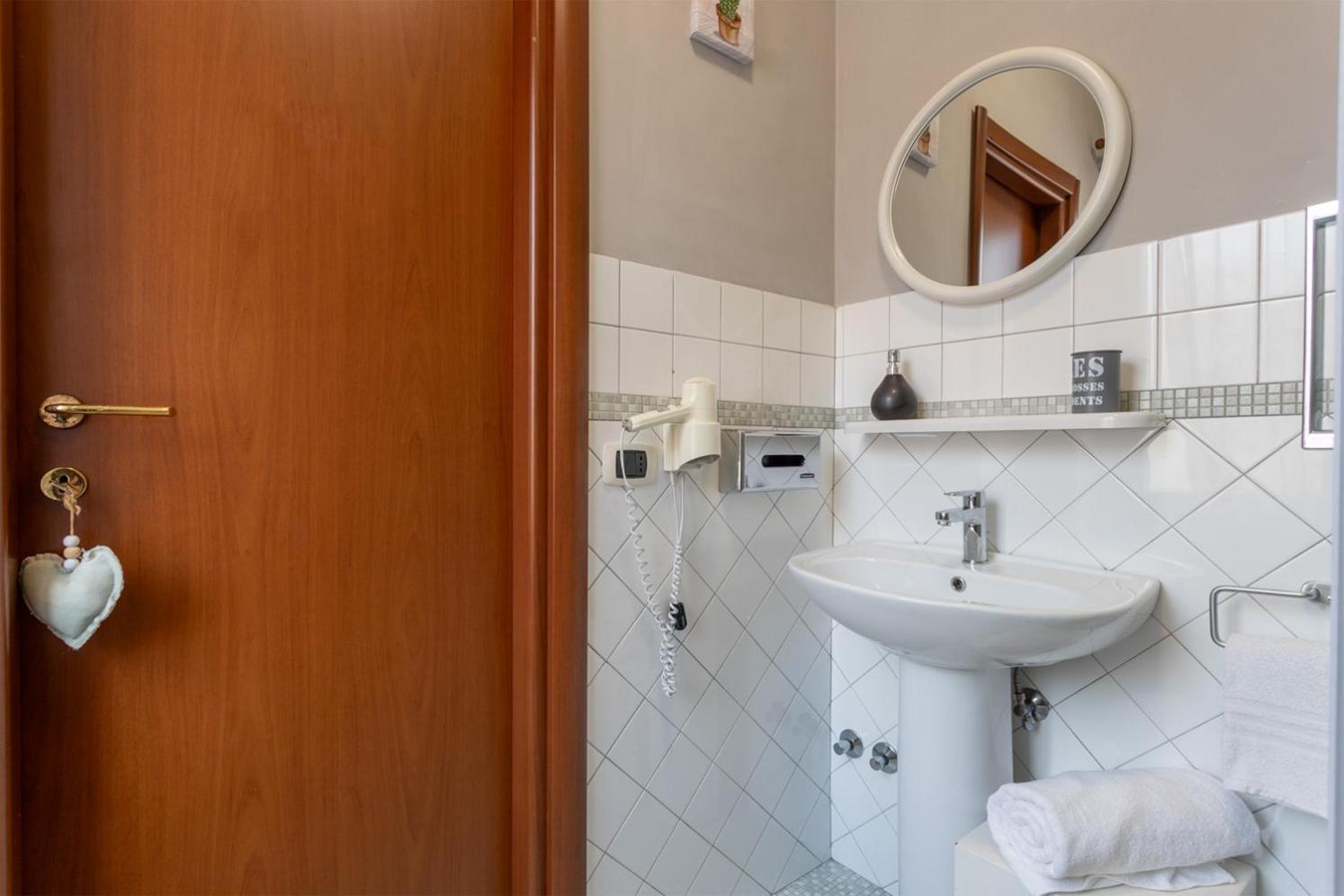 Maxi Paradiso - Guest House A Due Passi Dal Lago Trasimeno Torricella  Dış mekan fotoğraf